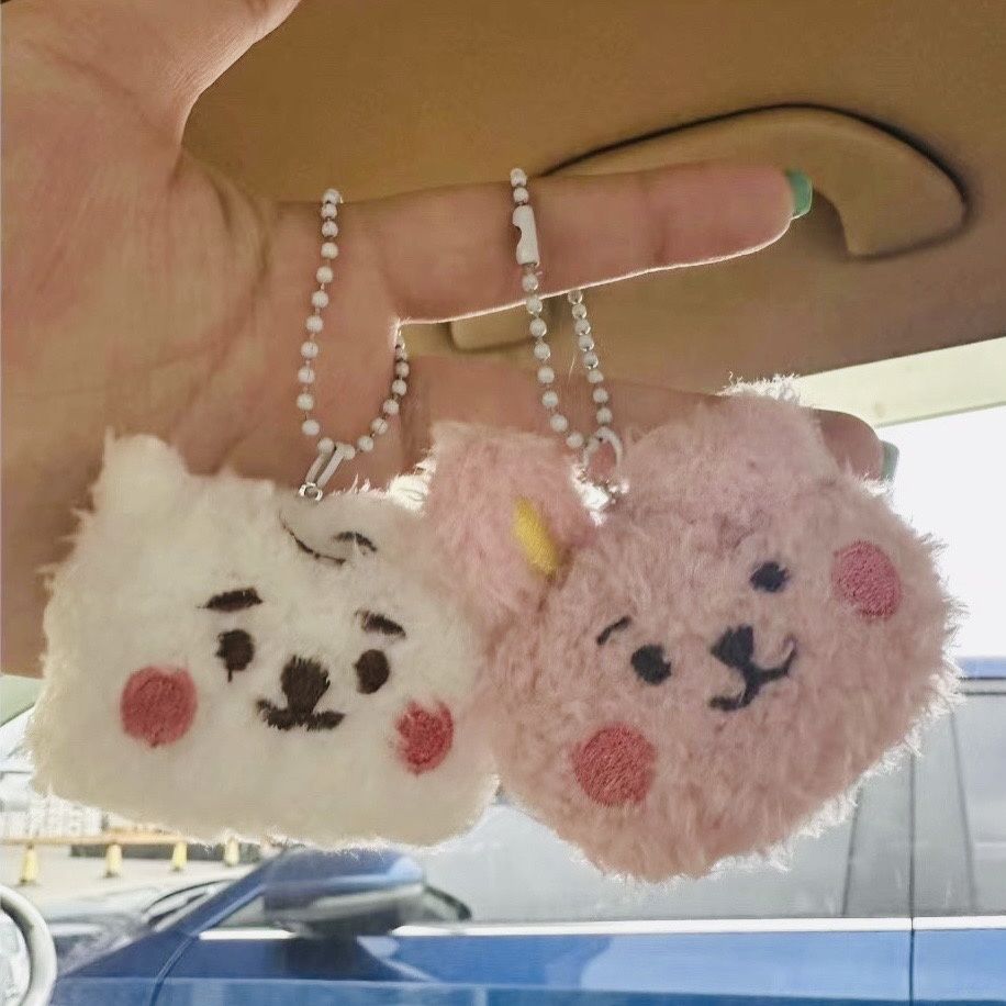 سلسلة مفاتيح دمية قطيفة لطيفة  - مراجعة Anime Merchandise Keychain وسعره